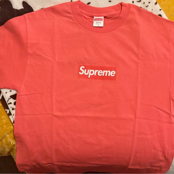 Supreme Pink Logo Tee - Picture 3 of 3